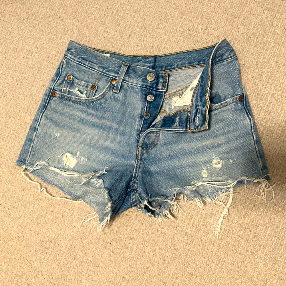LEVI’S 501 shorts